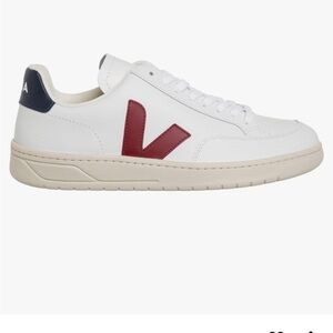 Veja Women's V-10 Sneakers sz 9 (40)